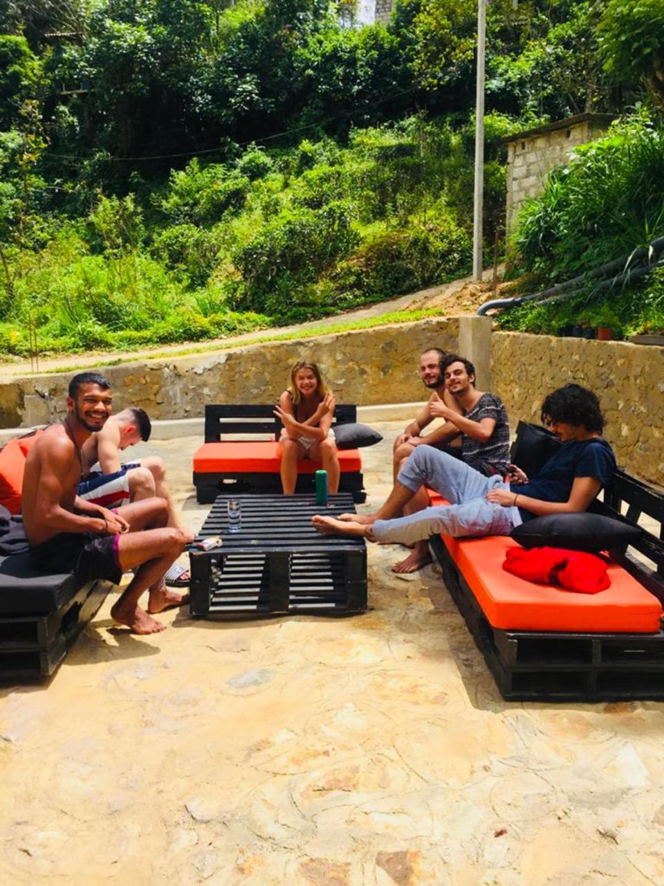 Bunk Station Hostel Ella Ngoại thất bức ảnh
